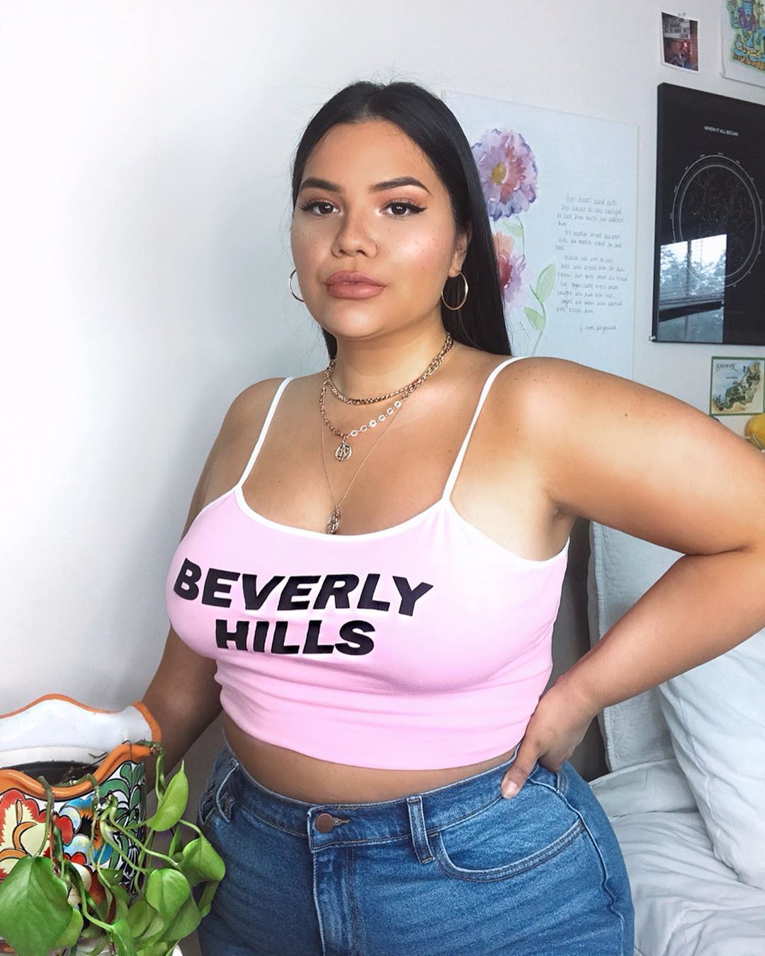 Curvy Girl Outfits Curvy Women Fashion Beautiful Iranian Women Looks Academia Iranian Women Curvy Girl Outfits Curvy Women Fashion Beautiful Iranian Women Looks Academia Iranian Women