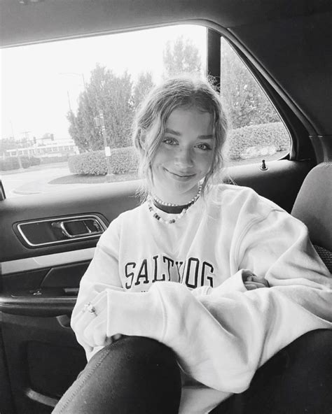 Emmi Sellers Age Style And Verstality Top Celebrities