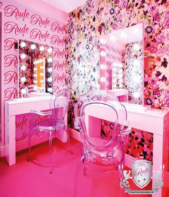 The Uk Amp 39 S Largest Strip Amp 39 Empowers Amp 39 Women And The Highest Earning Dancer Is 47 Express Co Uk The Uk Amp 39 S Largest Strip Amp 39 Empowers Amp 39 Women And The Highest Earning Dancer Is 47 Express Co Uk